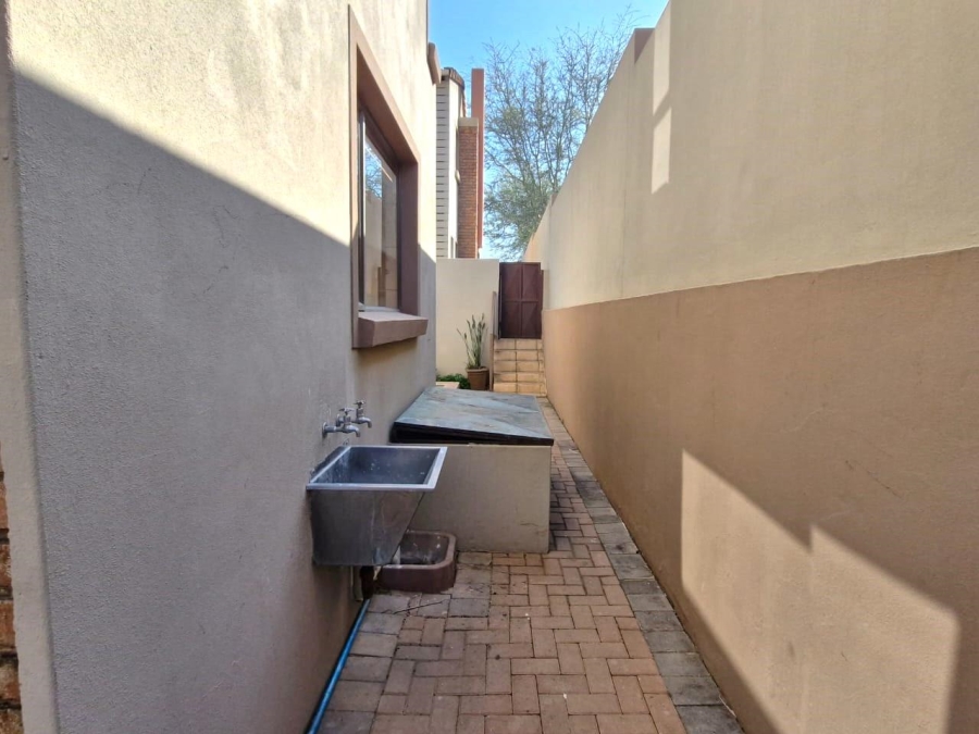 2 Bedroom Property for Sale in Xanadu Eco Park North West